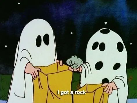 I Got A Rock, Great Pumpkin Charlie Brown, Tex Avery, Charlie Brown Halloween, It's The Great Pumpkin, Peanuts Halloween, Halloween Cartoon, Halloween Adventure, Classic Halloween