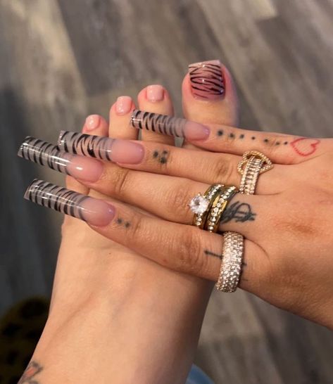 Zebra Nails Acrylic, Nails Long Acrylic, Zebra Print Nails, Zebra Nails, Acrylic Toes, Acrylic Toe Nails, Punk Nails, Grunge Nails, Nails Set