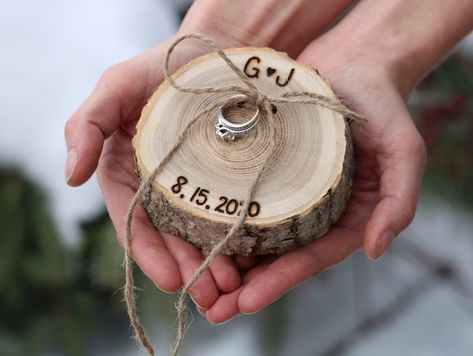 Country Wedding Rings, Ring Bearer Holder, Rustic Ring Bearer Pillow, Rustic Ring Bearers, Ring Pillow Alternatives, Ring Pillows, Rustic Rings, Ring Bearer Outfit, Ring Bearer Box