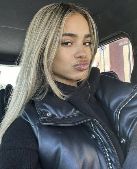 Dark Brows With Light Hair, Blonde Hair Dark Features, Lucinda Strafford Hair, Blonde Hair For Tan Skin Tone, Brown Girl With Blonde Hair, Honey Blonde On Brown Skin, Blonde On Tan Skin, Brown Girl Blonde Hair, Blonde Bob Highlights