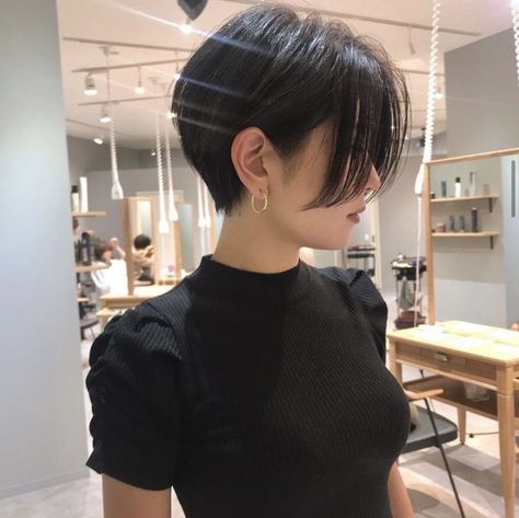 Tomboy Hairstyles, Short Hair Tomboy, Asian Short Hair, Hair Inspiration Short, Shot Hair Styles, Girl Short Hair, Short Hair Haircuts, Bob Haircuts, Cut My Hair