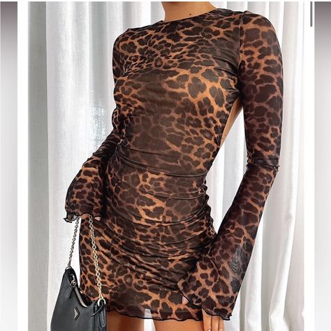 Leopard Print Backless Mini Dress Stretchy Material Cheetah Dress Outfit, Pink Print Dress, Fox Dress, Mini Dress Hot, Weather Outfits, Cheetah Dress, Outfit Inspired, Black Silk Dress, Cheetah Print Dress