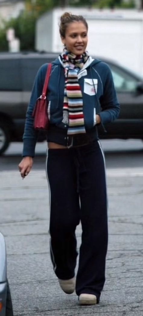 Jessica Alba Fits, Jessica Alba Y2k, Jessica Alba Winter Outfits, Jessica Alba 2000s Outfits, Jessica Alba 90s, Jessica Alba 2000s, 2000s Street Style, Jessica Alba Outfit, 2000 Outfits