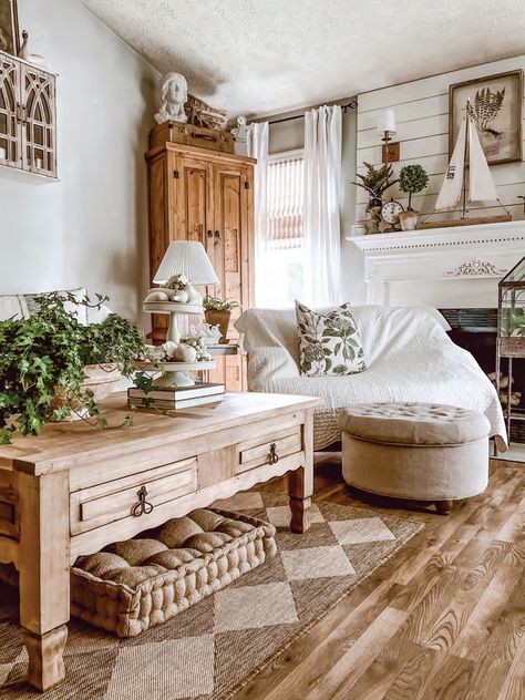 Country Cottage 2023 Farmhouse Family Rooms, Cottage Journal, Cottage Farmhouse Decor, Neutral Farmhouse, Cottages And Bungalows, Magical Home, Cozy Spaces, Cottage Style Decor, Shabby Chic Farmhouse