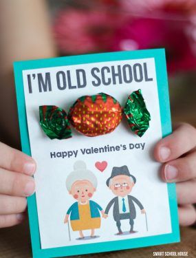 Get the printable DIY Valentine's Day card here. You'll have to ask your grandma where she gets those strawberry candies though (kidding!). Strawberry Candies, Smart School House, Smart School, Strawberry Candy, Best Appetizer Recipes, Valentines School, School House, Best Appetizers, Printable Diy