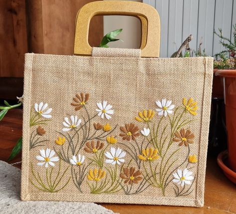 This Bridesmaid Bags & Purses item by MayorieGifts has 5 favorites from Etsy shoppers. Ships from Portugal. Listed on Jun 10, 2024 Embroidered Jute Bags, Hand Embroidery Bag, Jute Bags Design Handmade, Jute Painting, Embroidery On Bags, Jute Bags Design, Bag With Embroidery, Quilt Bags, Embroidery Purse