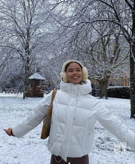 Cold Girl, White Puffer, Snow Outfit, I Love Winter, Winter Inspo, Winter 22, Winter Love, Snow Angels, Winter Vibes