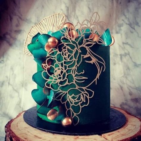 @cupcakery_durban created this stunning piece of edible art using our line art topper and wafer paper leaves.... This is so beautiful! Line Art topper: https://www.crystalcandy.co.za/product/line-art-silhouette-petillante/ Wafer paper Leaves: https://www.crystalcandy.co.za/product/edible-rose-petals-turquoise/ Line Art Gringo leaf: https://www.crystalcandy.co.za/product/gingko-leaf-cake-charms-line-art-cupcake-topper/ Gold Plastic Balls: https://www.crystalcandy.co.za/product/faux-balls/ #... Leaf Cake, Edible Rose Petals, Paper Petals, Crystal Candy, Gingko Leaves, Art Silhouette, Cupcake Art, Paper Leaves, Wafer Paper