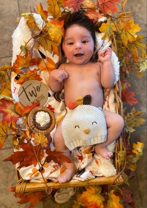 6 Month Thanksgiving Pictures, Thanksgiving Pictures Kids, 1st Thanksgiving Pictures Baby, 3 Month Old Baby Pictures Boy Ideas, Thanksgiving Baby Photoshoot Ideas, Thanksgiving Pictures Baby, Thanksgiving Milestone Pictures, Thanksgiving Newborn Pictures, Thanksgiving Baby Photos