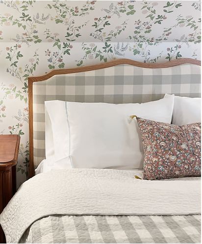 Guest Bedroom with floral wallpaper & checkered headboard with matching quilt Checkered Headboard, Gingham Headboard, Bedroom With Floral Wallpaper, Bedroom With Upholstered Headboard, Wallpaper Checkered, Patterned Wallpaper Bedroom, Plaid Bedroom, Son Bedroom, Plaid Wallpaper