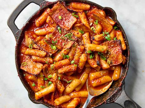 Korean Tteokbokki Recipe, Korean Tteokbokki, Korean Sweet Potato Noodles, Tteokbokki Recipe, Korean Sweet Potato, Korean Recipe, Salmon Potato, Spicy Rice, Lasagna Pasta