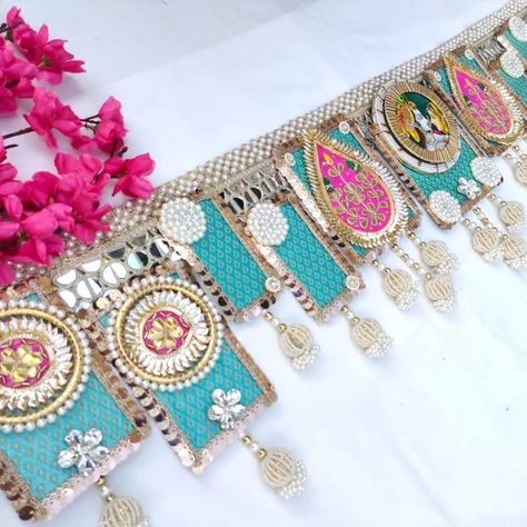 Pastel combo Toran with Shubh Labh ✨✨ DM us for more details or Whatsapp us on 9867422790 Arti Decoration, Bandarwal Designs, Toran Designs, Ganpati Decoration Theme, Mobile Girl, Diwali Decoration Items, Diy Diwali Decorations, Decoration Theme