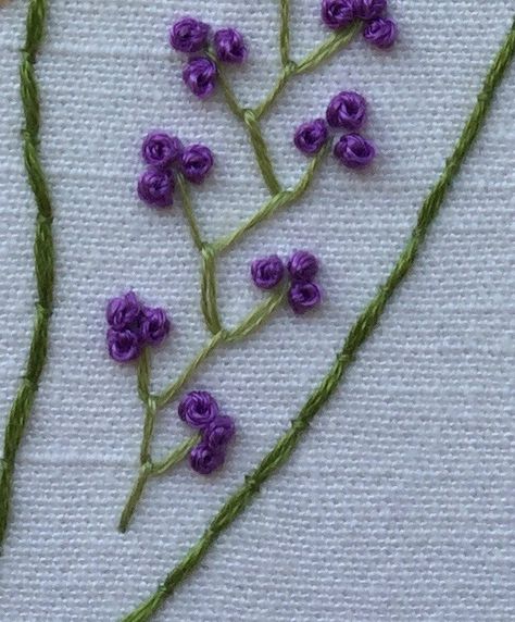 embroidered flowers with clusters of French knots Embroidery Designs French Knot, Simple Embroidered Flowers, Embroidered Flowers Tutorial, French Notes Embroidery, Embroidered Flowers Simple, French Knot Embroidery Motifs, French Nots Embroidery Tutorial, French Knot Flower Embroidery, French Knot Motifs