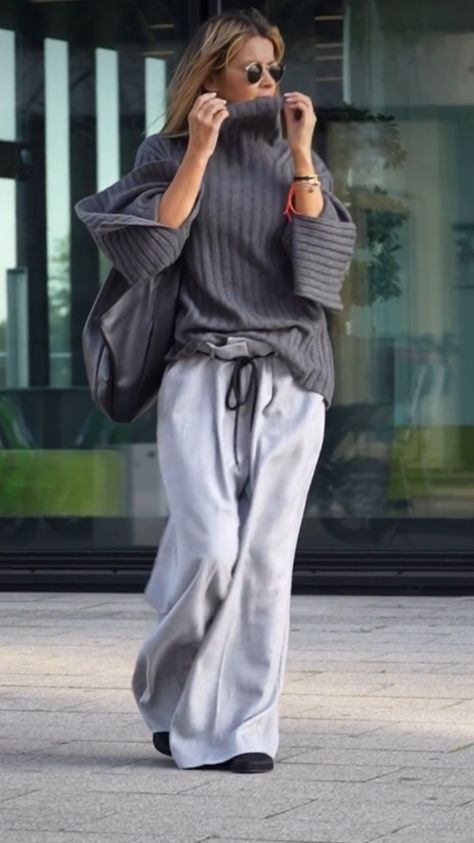 Gitta Banko, Gray Outfit, Outfit Grey, Sleek Dress, Outfit Primavera, Style Inspiration Winter, Grey Outfit, Comfy Fashion, Grey Tones