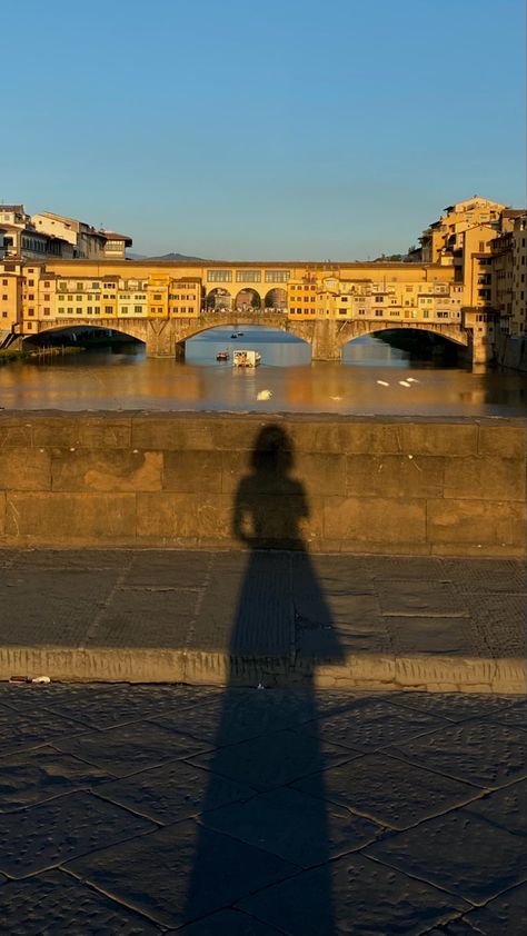 #italy #firenze #tourism #aesthetic Florence Astethic, Firenze Photo Ideas, Florence Aesthetic Italy, Tourism Aesthetic, Italy Core, Florence Italy Aesthetic, Living In Florence, Florence Aesthetic, Italy Firenze