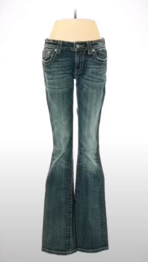 Bell Bottoms Y2k, Bell Bottom Jeans Y2k, Flared Jeans 2000s, 2000s Flare Jeans Outfit, Grunge Flare Jeans, Y2k Flared Jeans Outfit, Flared Jeans Outfit Y2k, 2000s Flare Jeans, Flair Jeans Outfit