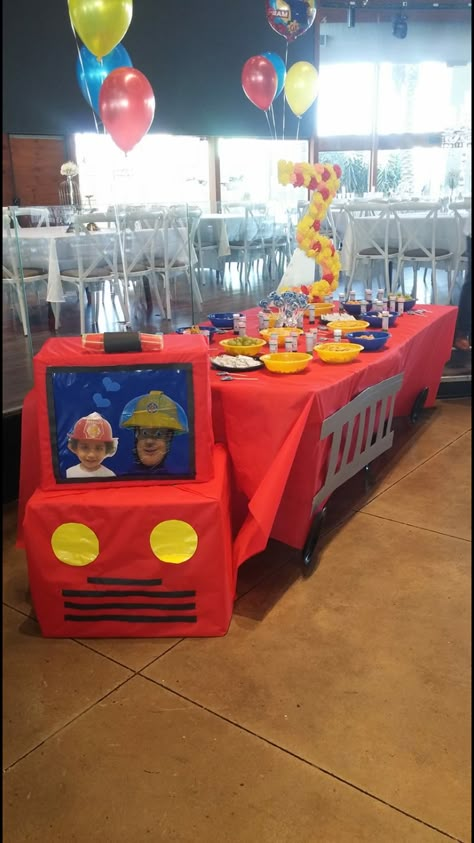 Fire Truck Party Activities, Bday Party Boy, Fireman Sam Birthday Party, Fireman Birthday Party, Fireman Party, Firetruck Birthday Party, Fireman Birthday, Firefighter Party, Fire Truck Party