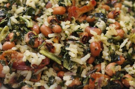 Hoppin' John Recipe. Made with Black-eyed peas, rice, and collard greens. Hoppin John Salad Recipe, Hopping John, Hoppin John Recipe, Peas Rice, I Heart Recipes, Hoppin John, Heart Recipes, Soul Food Recipes, Southern Recipes Soul Food