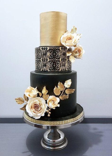 Black And Gold Wedding Cake, Great Gatsby Cake, 3 Tier Birthday Cake, Gatsby Cake, Art Deco Wedding Cake, Black And Gold Cake, Elegant Cake Design, Pool Party Cakes, 50th Anniversary Cakes