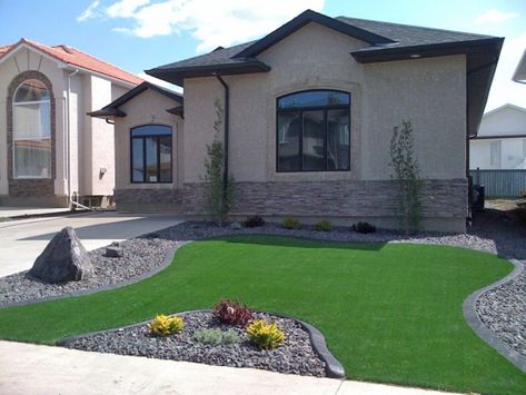 artificial turf Artificial Turf Landscaping, Small Front Yards, Landscape Borders, Dry River, Front Yard Design, Front Yard Garden Design, Fire Pit Area, Dry Creek, Front Lawn