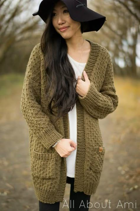 All About Ami, Ladies Cardigan Knitting Patterns, Textured Cardigan, Knit Cardigan Pattern, Cardigan Design, Modern Knitting, Chunky Cardigan, Cardigans, Knitting Kits