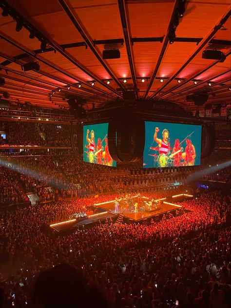 Madison Square Garden Aesthetic, Harry Styles Madison Square Garden, Madison Square Garden Concert, Concert Venues, Dream Venue, Concert Venue, Garden Show, Square Garden, Melodrama