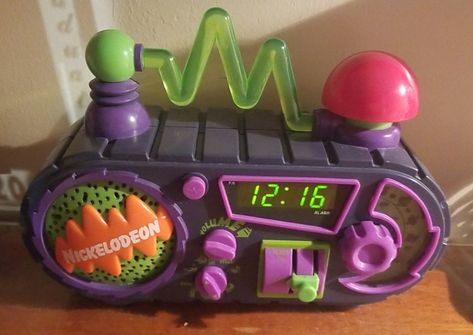 Childhood Memories 2000, 2000s Nostalgia, Scene Kids, Invader Zim, Dream Room Inspiration, Room Makeover Inspiration, Dream House Decor, Cool Items, Alarm Clock