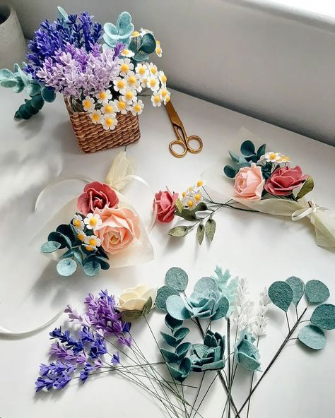 Felt Flower Bouquet Wedding, Flower Mothers Day Gift, Flower Mothers Day, Wedding Flower Alternatives, Felt Bouquet, Flowers In The Attic, Felt Flower Bouquet, Felt Flowers Diy, Mini Bouquet