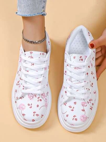 Shoes Shein, Dr Shoes, Pretty Shoes Sneakers, Girly Shoes, Floral Shoes, Mens Nike Shoes, Leather Shoes Men, Painted Shoes, Pretty Shoes