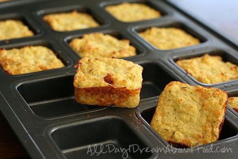 Cheesy Mashed Cauliflower, Low Cholesterol Recipes, Cheesy Cauliflower, Puff Recipe, Low Carb Side Dishes, Low Carb Sides, Low Carb Eating, Low Cholesterol, Muffin Tin