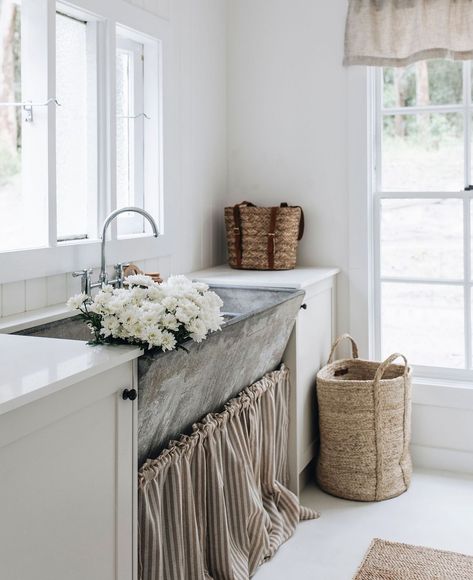 Shed Renovation, Classic Cupboard, Laundry Room With Sink, Laundry Renovation, Decorating House, Basement Laundry Room, Basement Laundry, Farmhouse Laundry, Farmhouse Laundry Room