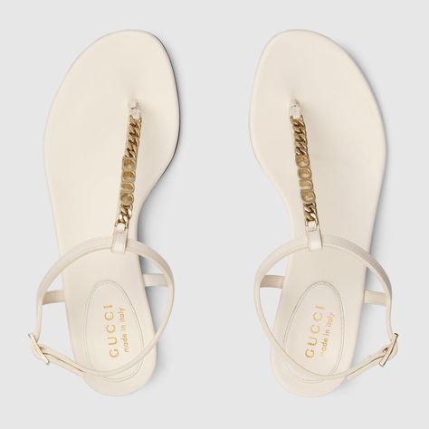 Gucci - Gucci Signoria thong sandal Slides For Women, Shoes Gucci, Designer Flats, Gucci Gucci, Comfortable Flats, Gucci Shoes, Thong Sandals, Luxury Items, Flat Sandals