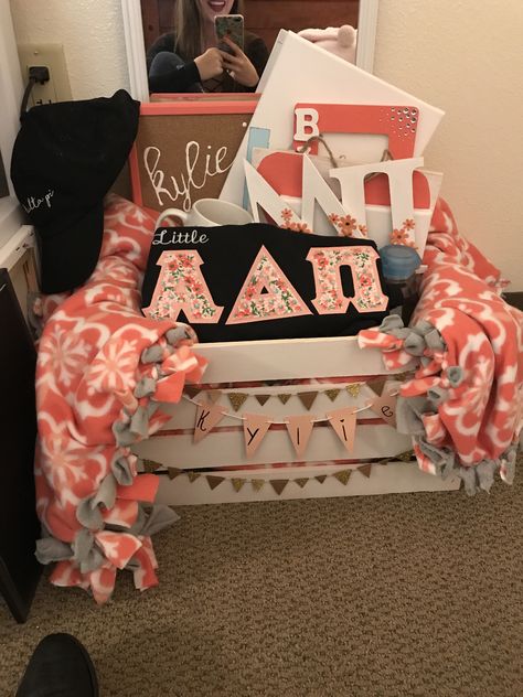 Alpha Delta Pi big/ little basket! This is the basket I made last year for my little after her initiation ☺️ Big And Little Baskets, Big Little Bed Decorating, Big Lil Baskets, Initiation Basket Sorority, Big/ Little Gifts, Boho Big Little Basket, Big Little Basket Fillers, Chi Omega Big Little Basket, Sorority Big Little Baskets