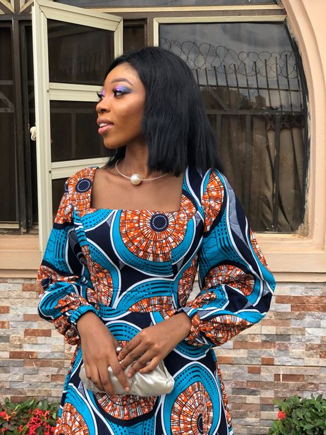 Trendy circle dress with balloon sleeves and square neckline. Ankara Sleeve Styles, Trendy African Dresses, Nigerian Attire, Chitenge Dresses, Ankara Dress Designs, Nigerian Dress, Church Fits, Style Africain, African Print Dress Ankara