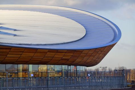 Building of the Year 2012, Sports: London 2012 Velodrome / Hopkins Architects Hopkins Architects, British Architecture, Architecture Awards, Roof Structure, Natural Ventilation, Roof Light, Contemporary Architecture, The London, Design Process