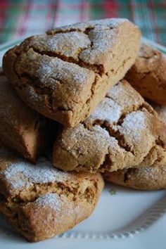 Gingerbread Scones..oh wow, here comes another 2 lbs. but they look oh so good! Maybe for Christmas morning? Molasses Scones, Gingerbread Scone, Scones Christmas, Molasses Milk, Ginger Scones Recipe, Christmas Scones, Gingerbread Scones, Ginger Scones, Xmas Morning