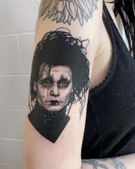 Tim Burton Tattoo Sleeve Ideas, Johnny Depp Tattoos, Tim Burton Tattoo, Tattoo Sleeve Ideas, Geisha Tattoo Design, Goth Tattoo, Creepy Tattoos, Sleeve Ideas, Horror Tattoo