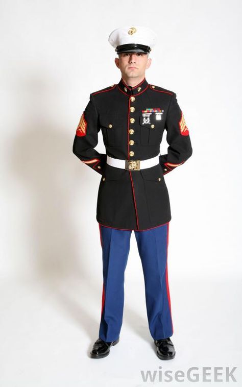 Marine Dress Blues Uniform, Us Marines Uniform, Dress Blues Marines, Marine Corps Dress Blues, Marines Dress Blues, Marines Uniform, Marines Boot Camp, Marine Dress, Military Dress Uniform