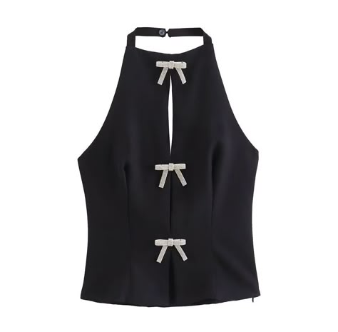 Turn heads with Zara‘s chic black backless top adorned with a bow! #ElegantChic #ZaraStyle #zaratops Bow Dresses Women, Blusas Top, Bow Crop Tops, Crop Top Summer, Women Crafts, Womens Halter Tops, Middle Age Fashion, Plus Size Outerwear, Backless Top