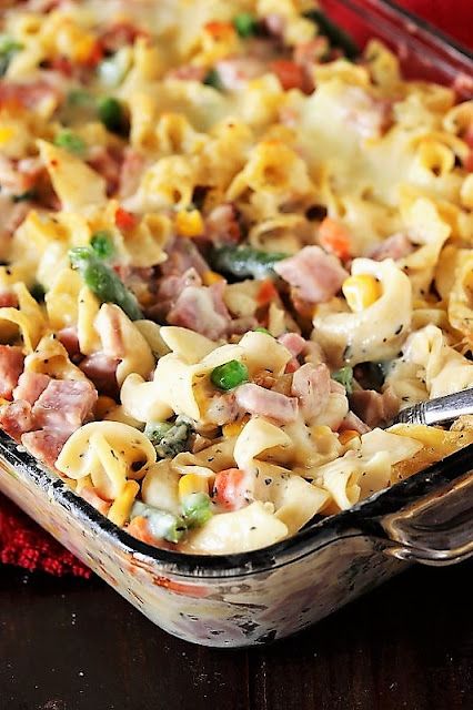 Leftover Ham And Noodle Casserole, Noodle Main Dishes, Leftover Ham Casserole Dinners Easy Recipes, Noodles And Ham, Ham For Dinner Main Dishes, Ham And Egg Noodle Casserole, Ham Pasta Casserole Recipes, Casseroles Using Ham, Ham Hotdish Recipes