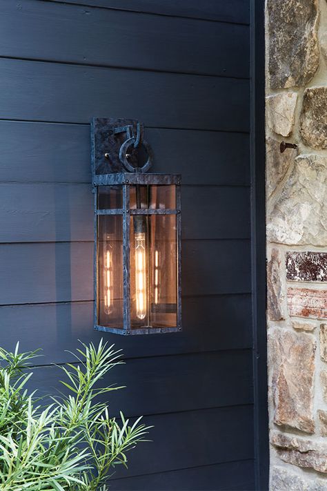 Porter Aged Zinc 25-Inch Outdoor Wall Mount by Hinkley Modern Farmhouse Industrial, Outdoor Barn Lighting, Farmhouse Industrial, Casas Coloniales, Dark Sky, Hinkley Lighting, Outdoor Sconces, Barn Lighting, Outdoor Wall Lantern