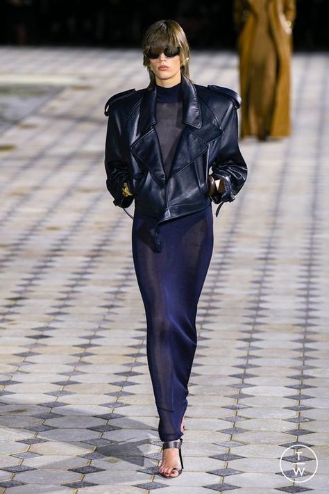 Spring Summer 2023 Fashion, Short Leather Jacket, 2023 Fashion Trends, Damir Doma, Lou Doillon, Stephane Rolland, Julien Macdonald, Gareth Pugh, Leather Jacket Style