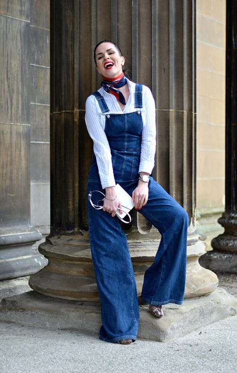 Dungarees Styling, Dungarees Outfits, Bell Bottom Jeans Outfit, Flared Denim, Tall People, Denim Dungarees, Wideleg Pants, Long Tall Sally, Bottom Jeans