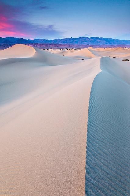 White Sands / via Jared Ropelato New Mexico Photography, White Sands New Mexico, White Sands National Park, Mexico Photography, Land Of Enchantment, Sand Dunes, White Sand, Places Around The World, The Sand