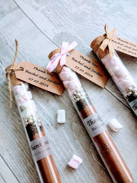 Wedding favor ideas for winter weddings. Say thank you to your winter wedding guests with homemade hot chocolate wedding favors from The Pure Moment! This prefill hot chocolate mix in tube is a really nice and tasty small thank you gift. It comes with couple names, wedding date and Hot Chocolate Wedding, Hot Chocolate Wedding Favors, Summer Wedding Favors, Hot Cocoa Gift, Cocoa Gift, Small Thank You Gift, Creative Wedding Favors, Inexpensive Wedding Favors, Winter Wedding Favors