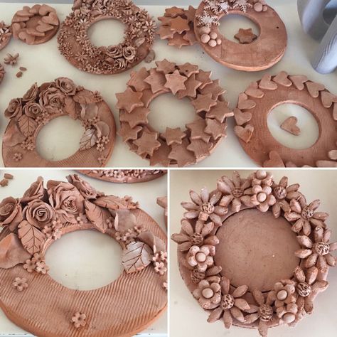 Ceramic Wreath Pottery, Ceramic Wreath Christmas, Pottery Project Ideas, Ceramic Wreath, Clay Wreath, Coil Pottery, Pottery Lessons, Diy Air Dry Clay, Pottery Handbuilding