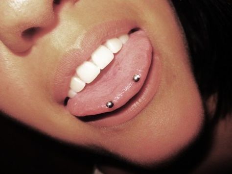 cute :) Fake Tongue Piercing, Surface Tongue Piercing, Horizontal Tongue Piercing, Snake Eyes Tongue Piercing, Spiderbite Piercings, Snake Eyes Piercing, Piercing Tongue, Tongue Piercing Jewelry, Tongue Piercings