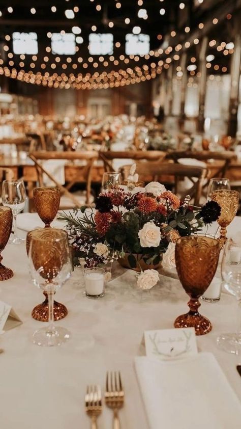 Amber Glass Wedding, Autumn Wedding Table, Fall Wedding Table Settings, Fall Wedding Color Schemes, Fall Wedding Tables, Wedding Glassware, Wedding Table Setting, Autumn Wedding Reception, Indoor Reception