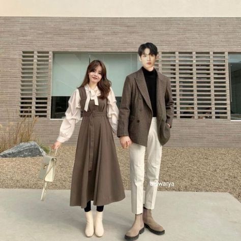 Prewedding Outfit Ideas, Taekook Pictures, Kore Ulzzang, Love Korean, Korean Couple Photoshoot, Couple Matching Outfits, Semi Formal Outfits, Couple Fits, Couples Outfit