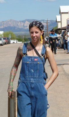 Dickies Overalls! Baggy Dungarees Outfit, Baggy Overalls Outfit 90s, Dickies Overalls Outfit, Salopette Outfit, Dickies Outfit, Baggy Dungarees, Dungaree Outfit, Dickies Overalls, 90s Overalls